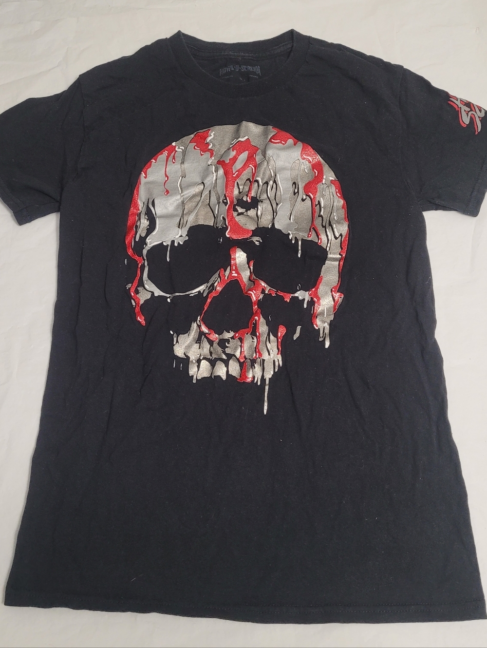 Howl-O-Scream SeaWorld Glitter Red Silver Skull T-shirt Mens Small BlackLength